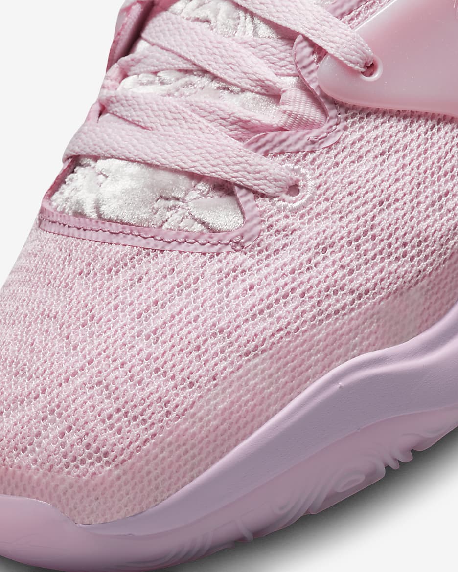 Light pink nike basketball shoes hotsell